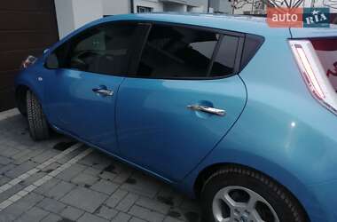 Хетчбек Nissan Leaf 2011 в 