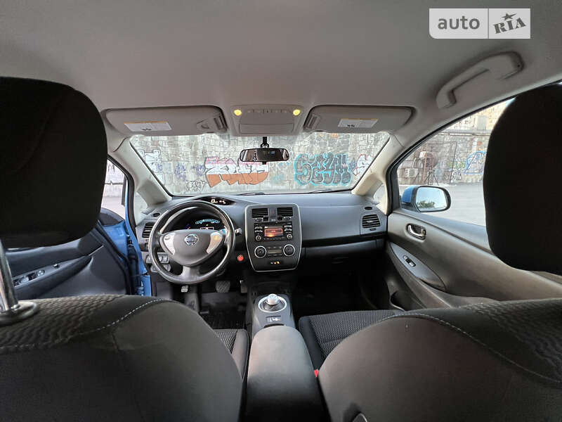 Хэтчбек Nissan Leaf 2014 в Днепре