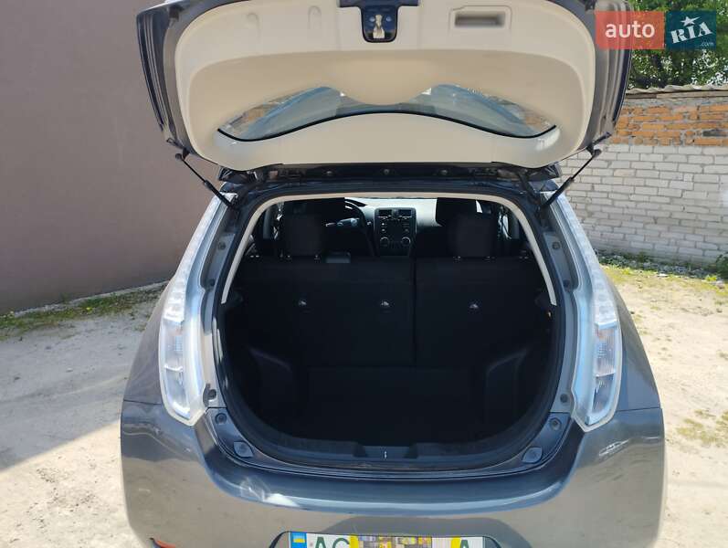 Хэтчбек Nissan Leaf 2013 в Нововолынске