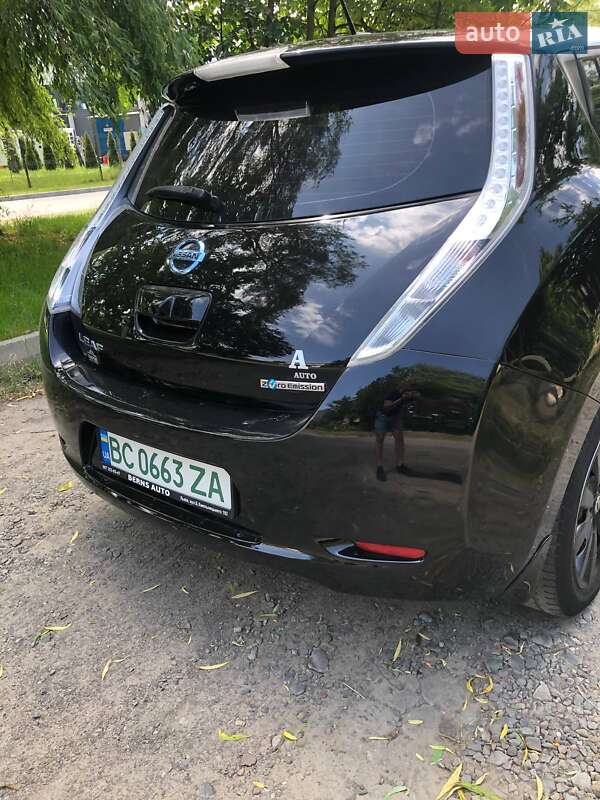 Хэтчбек Nissan Leaf 2014 в Львове
