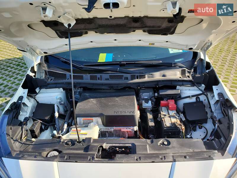 Хэтчбек Nissan Leaf 2019 в Хмельницком