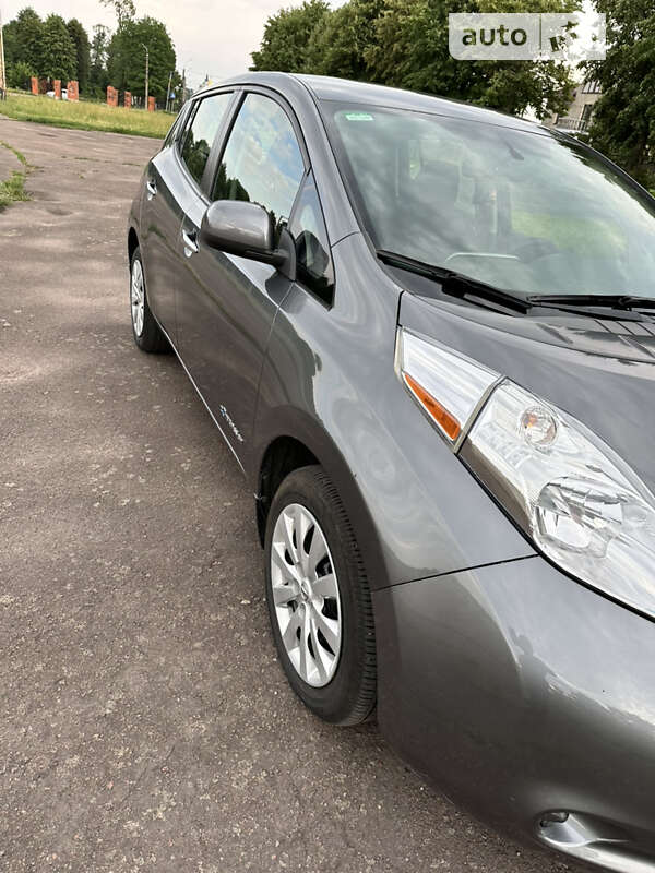 Хэтчбек Nissan Leaf 2017 в Житомире
