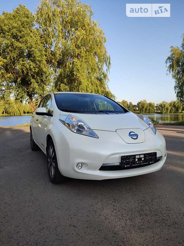 Хетчбек Nissan Leaf 2016 в Рівному