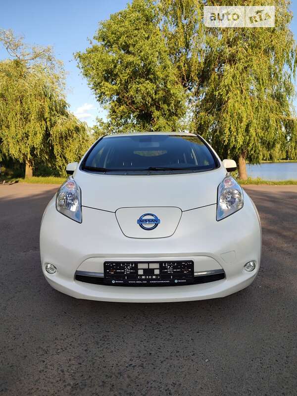 Хетчбек Nissan Leaf 2016 в Рівному