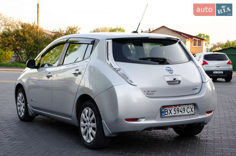 Хетчбек Nissan Leaf 2015 в Хмельницькому