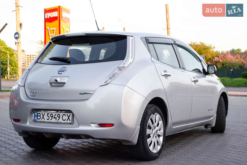 Хетчбек Nissan Leaf 2015 в Хмельницькому