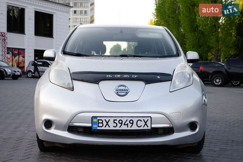 Хетчбек Nissan Leaf 2015 в Хмельницькому