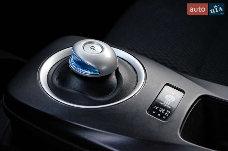 Хетчбек Nissan Leaf 2015 в Хмельницькому