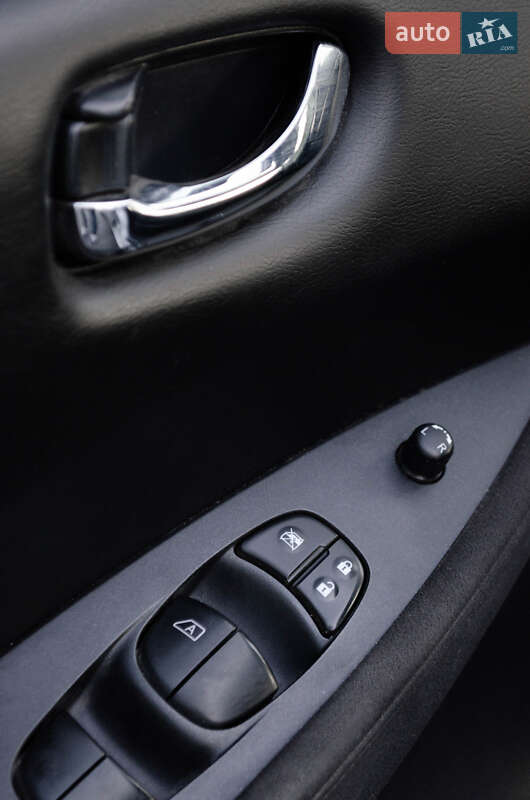 Хетчбек Nissan Leaf 2015 в Хмельницькому