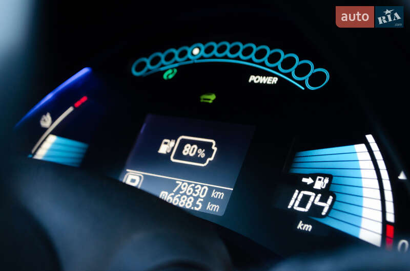 Хетчбек Nissan Leaf 2015 в Хмельницькому