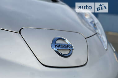 Хетчбек Nissan Leaf 2012 в 