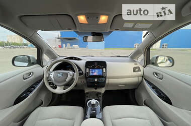 Хетчбек Nissan Leaf 2012 в 