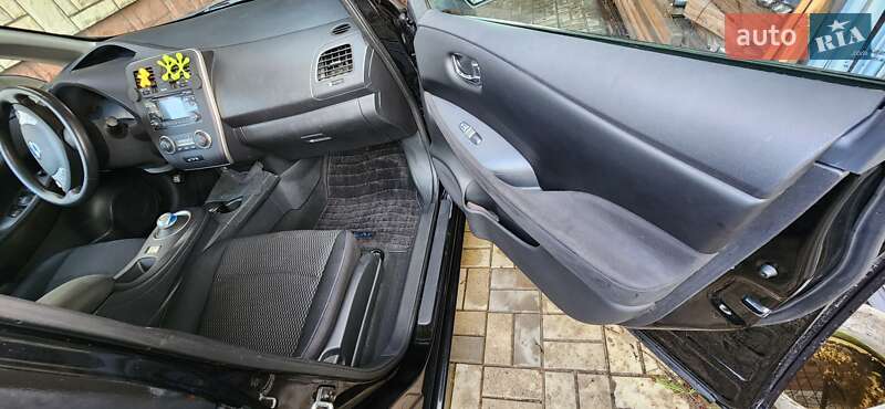 Хэтчбек Nissan Leaf 2014 в Львове