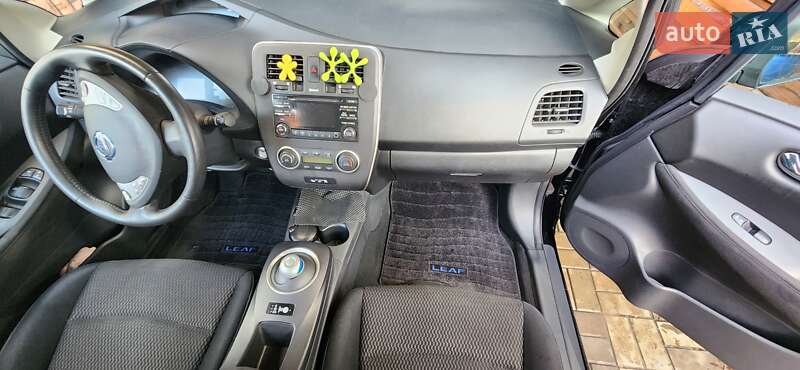 Хэтчбек Nissan Leaf 2014 в Львове