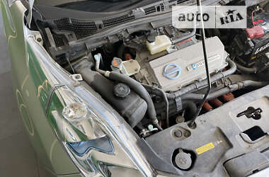 Хетчбек Nissan Leaf 2012 в 