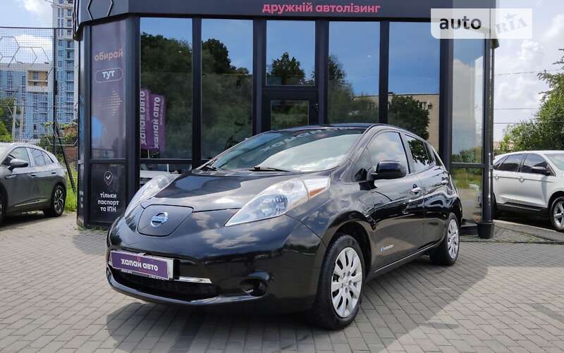 Хэтчбек Nissan Leaf 2014 в 