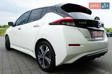 Хэтчбек Nissan Leaf 2020 в 
