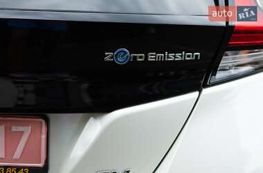 Хэтчбек Nissan Leaf 2020 в 