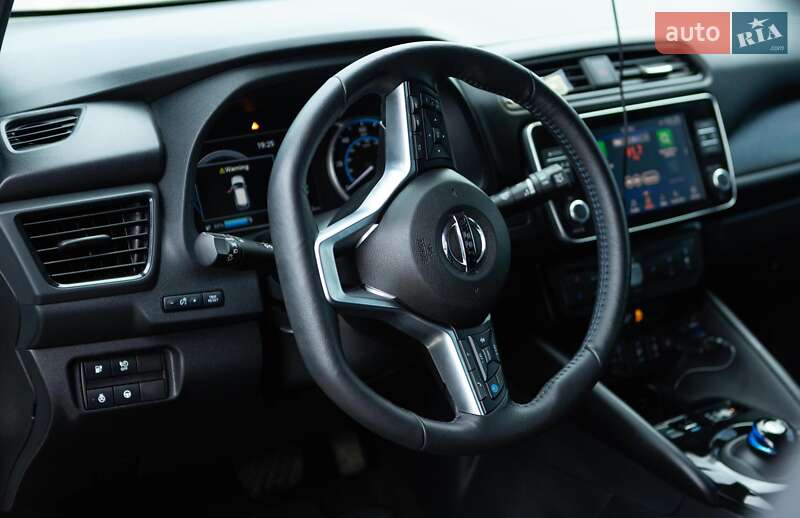 Хэтчбек Nissan Leaf 2020 в Стрые