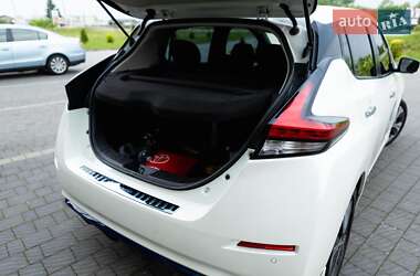 Хэтчбек Nissan Leaf 2020 в 