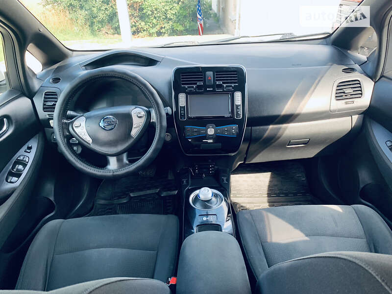 Хэтчбек Nissan Leaf 2013 в Полтаве