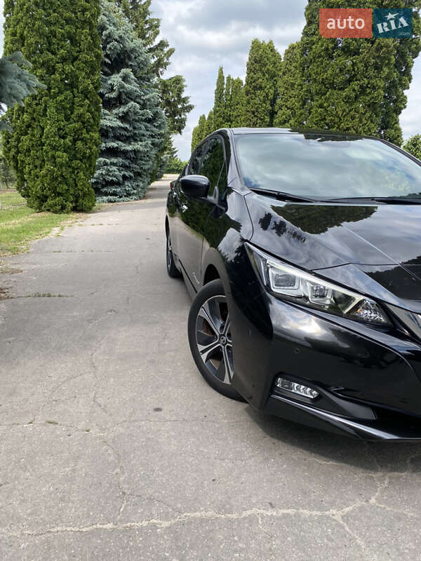 Хэтчбек Nissan Leaf 2019 в Кременчуге