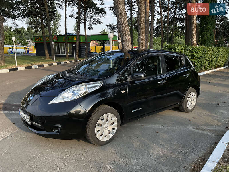 Хетчбек Nissan Leaf 2015 в Житомирі