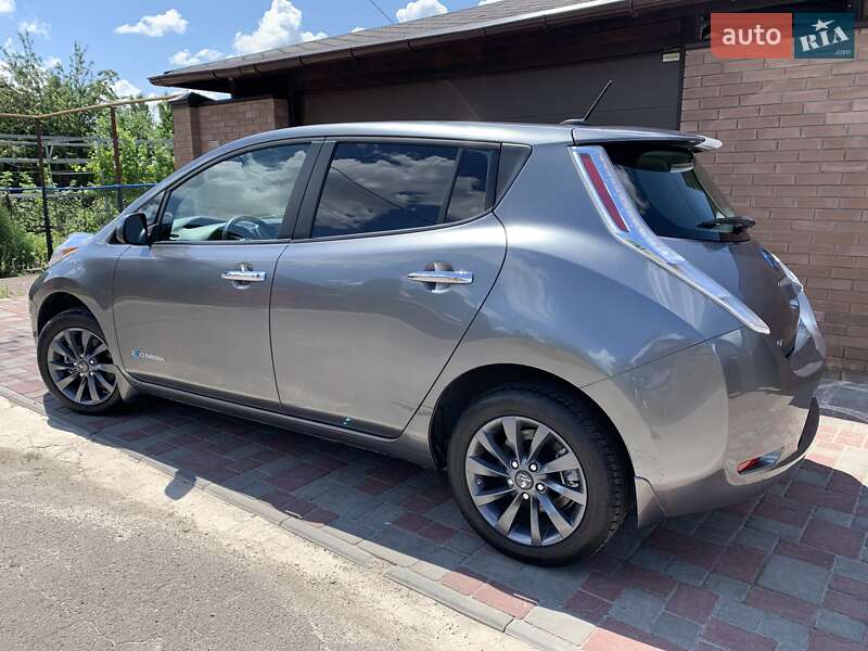 Хэтчбек Nissan Leaf 2014 в Кривом Роге фото 5 Хэтчбек Nissan Leaf 2014 в Кривом Роге