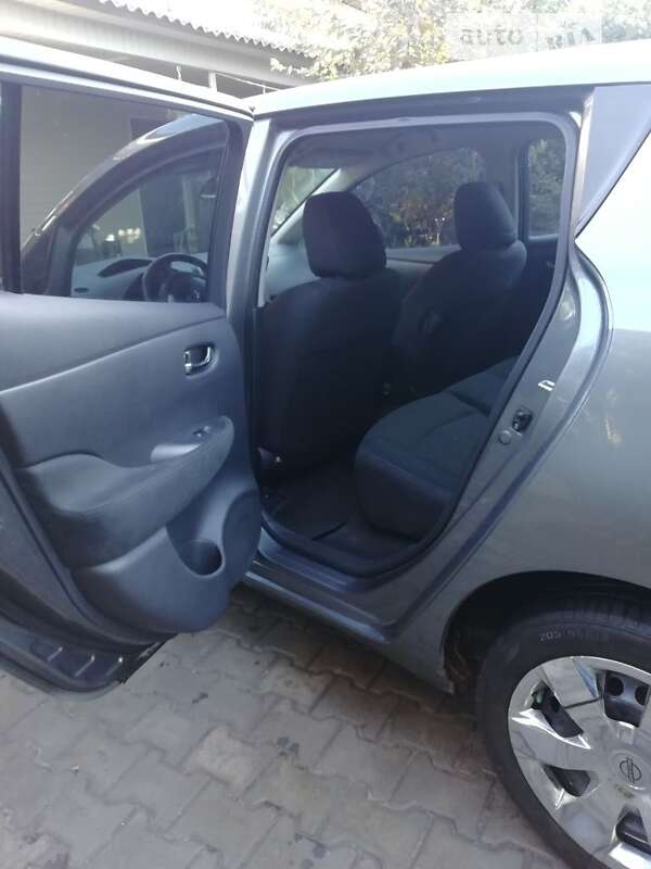 Хэтчбек Nissan Leaf 2015 в Сумах