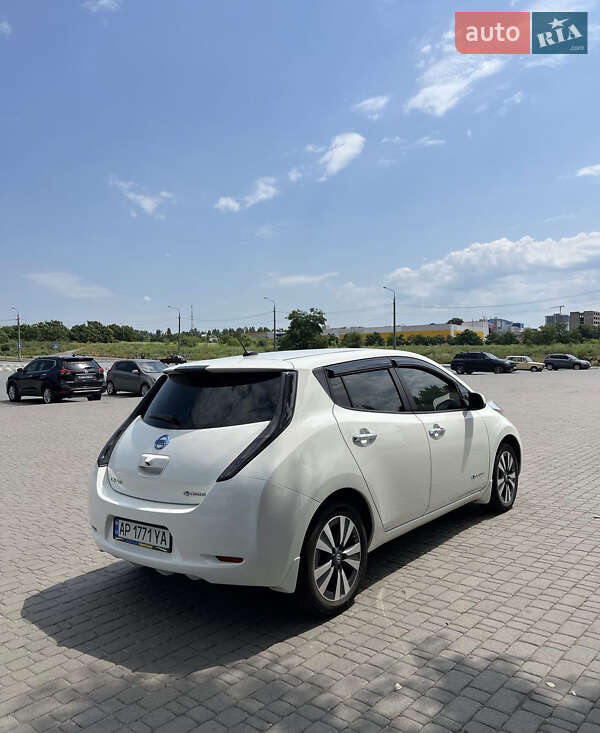 Хэтчбек Nissan Leaf 2016 в Днепре