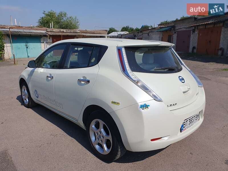 Хетчбек Nissan Leaf 2011 в Миколаєві