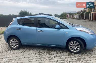 Хэтчбек Nissan Leaf 2015 в 