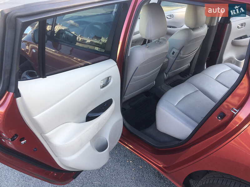 Хэтчбек Nissan Leaf 2013 в Киеве