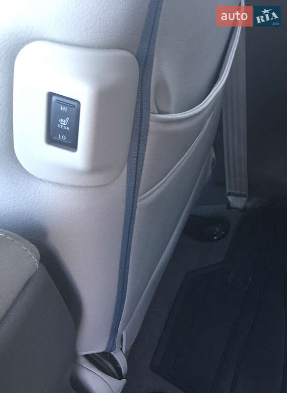 Хэтчбек Nissan Leaf 2013 в Киеве