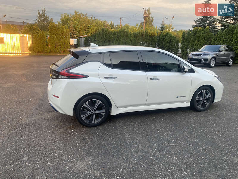 Хэтчбек Nissan Leaf 2018 в Киеве