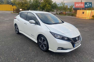 Хэтчбек Nissan Leaf 2018 в 