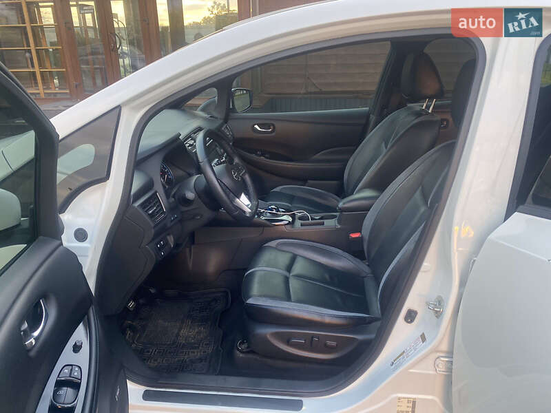 Хэтчбек Nissan Leaf 2018 в Киеве