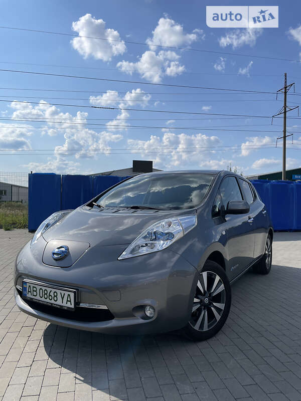 Хэтчбек Nissan Leaf 2015 в Виннице