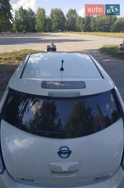 Хетчбек Nissan Leaf 2014 в 