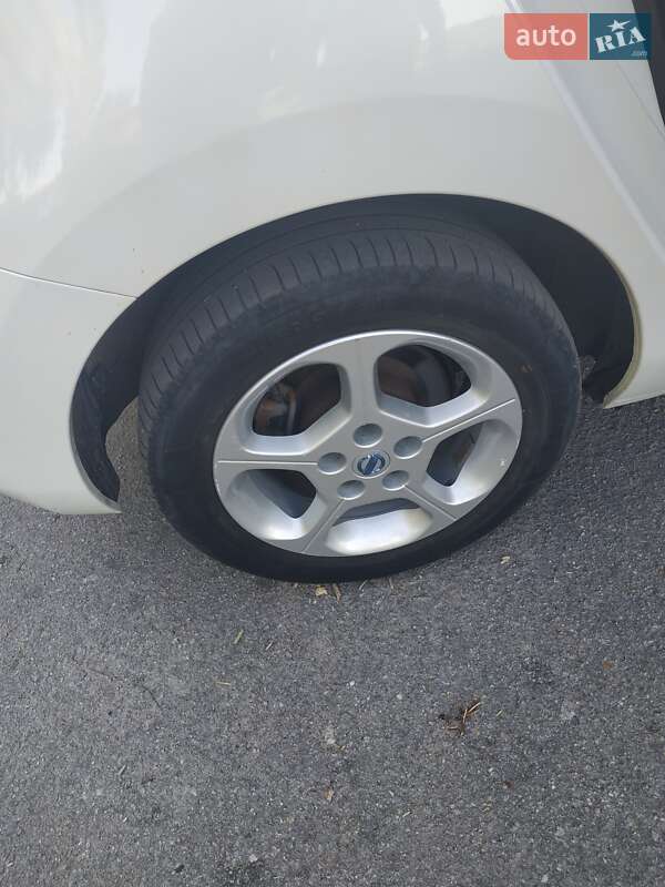 Хетчбек Nissan Leaf 2013 в Житомирі