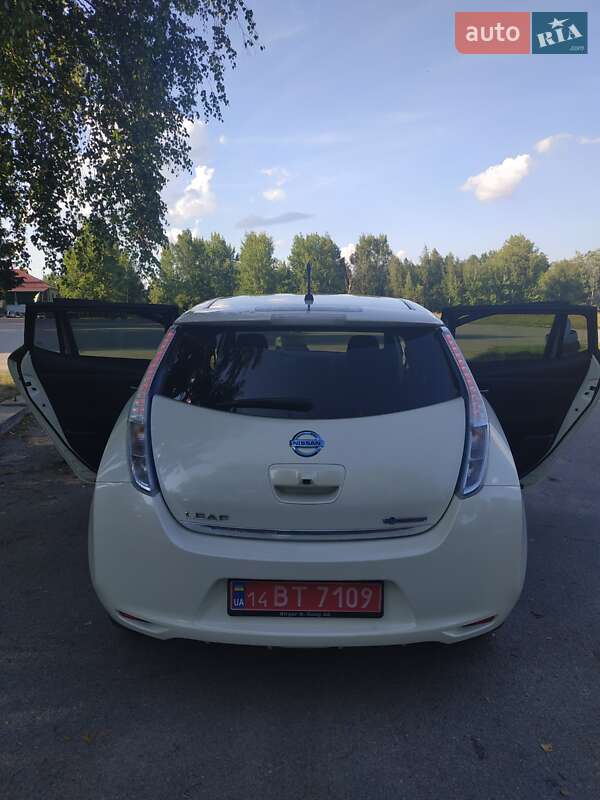 Хетчбек Nissan Leaf 2013 в Житомирі