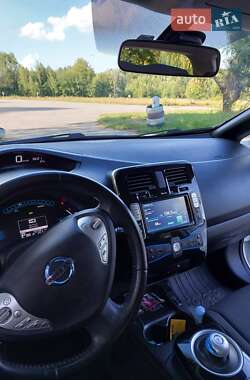 Хетчбек Nissan Leaf 2014 в 