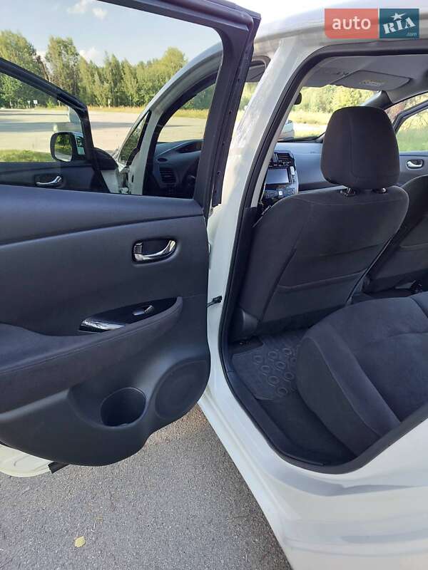 Хетчбек Nissan Leaf 2013 в Житомирі