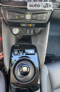 Хэтчбек Nissan Leaf 2018 в 
