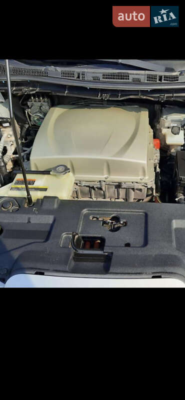 Хэтчбек Nissan Leaf 2015 в Тернополе