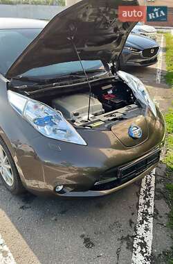 Хэтчбек Nissan Leaf 2016 в Полтаве