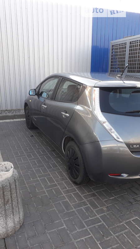 Хэтчбек Nissan Leaf 2014 в Полтаве
