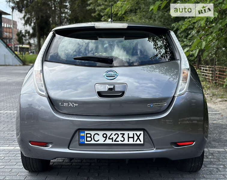 Хэтчбек Nissan Leaf 2015 в Львове