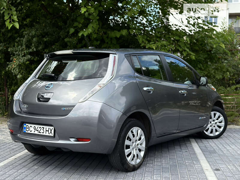 Хэтчбек Nissan Leaf 2015 в Львове