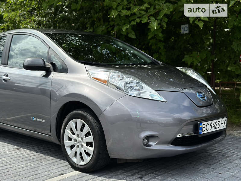 Хэтчбек Nissan Leaf 2015 в Львове
